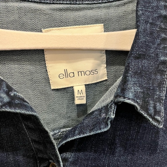 Ella Moss Denim Button-Up Box Shirt with Frayed Hem - Picture 2 of 5